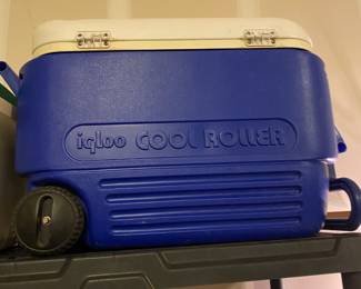 Igloo Cool Roller Rolling Cooler