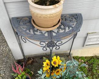 Black Metal Outdoor Semi Circle Plant Table, Assortment of Planters