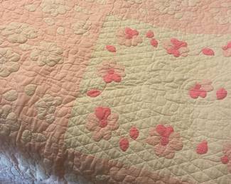 Pink/White Floral Pattern Quilt