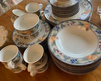 Mikasa Garden Harvest Dinnerware Set