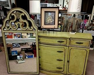 Drexel Mid Century dresser w/ original paintè