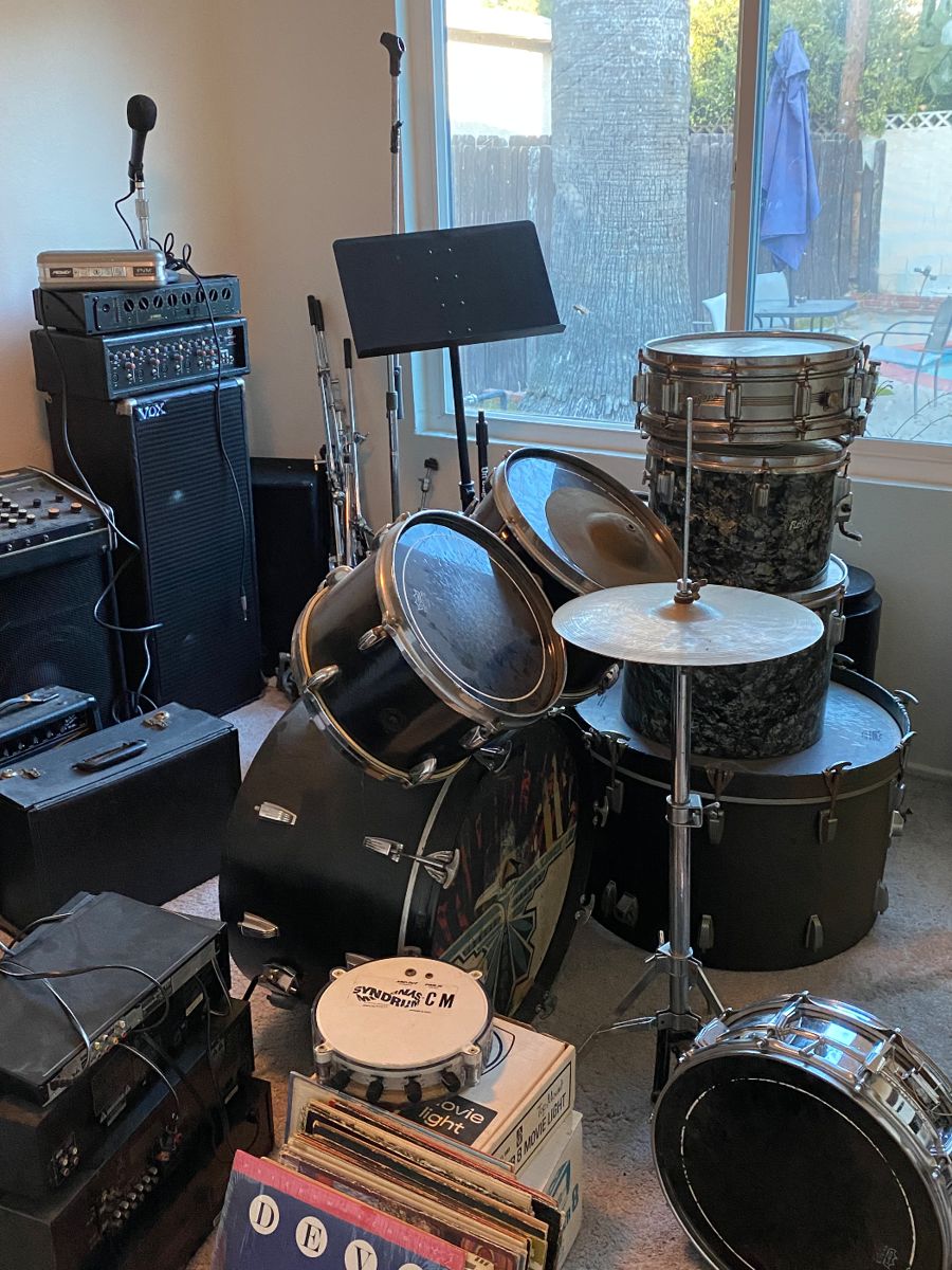 Estate sale with memorabilia in Claremont, CA starts on 1/13/2024