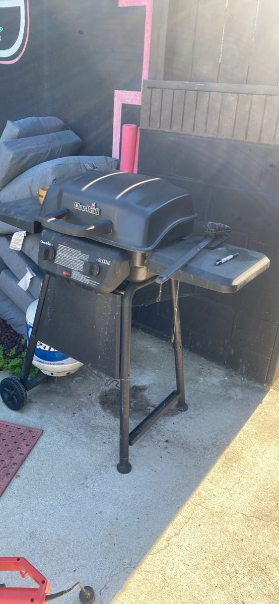 Estate sale with memorabilia in Claremont, CA starts on 1/13/2024