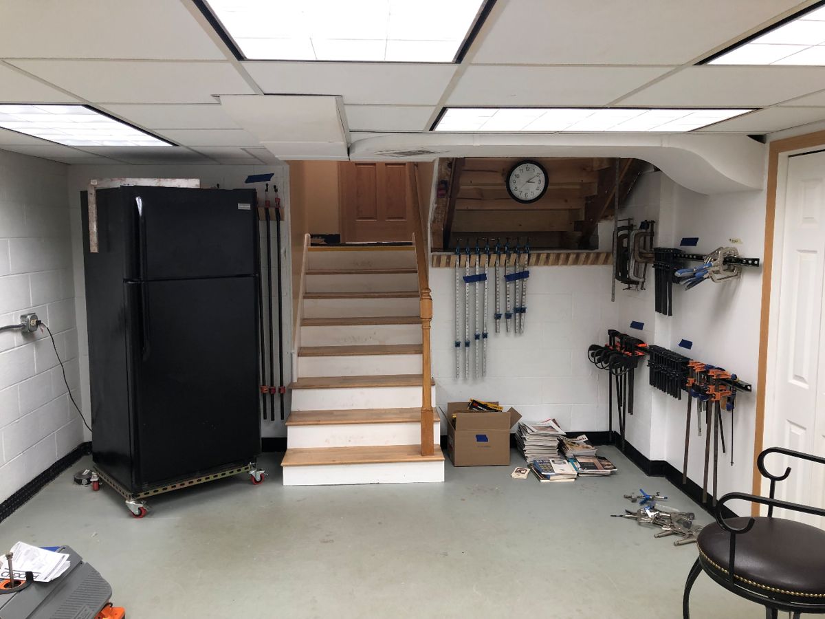 Estate sale with wood woodworking tools. starts on 1/18/2024