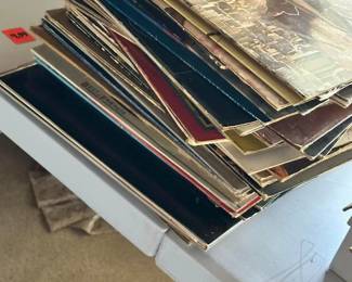 Lots of vinyl LPs and 45s