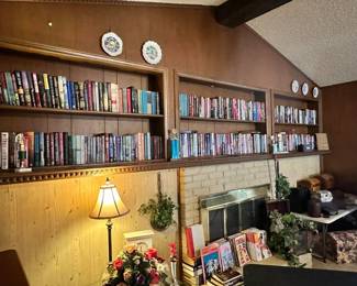 Tons of titles! Nora Roberts, James Patterson, John Grisham, Linda Howard, Sandra Brown and more - mostly Hardbacks!