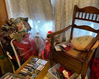 Cane bottom Chair, Cassettes 