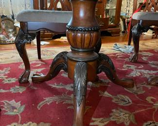 Claw and Ball Table legs of the Dining Room Table, very pretty 