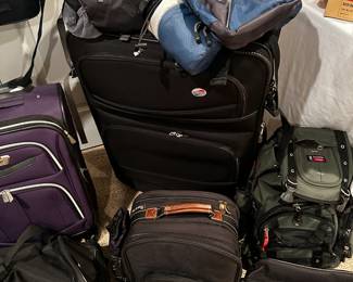 Lots of really nice luggage.