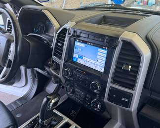 Fully loaded with leather F150 Ford Truck one owner