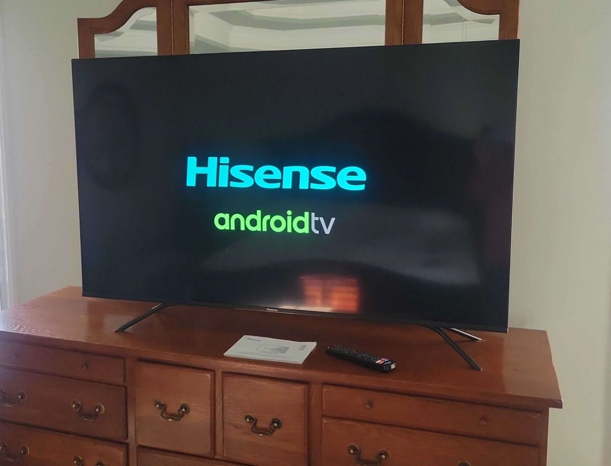 55 Hisense 4K UHD Smart TV