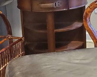 Two-shelf Barrel table