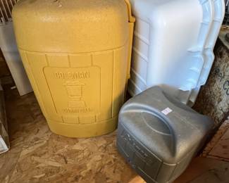 coleman lanterns and cases