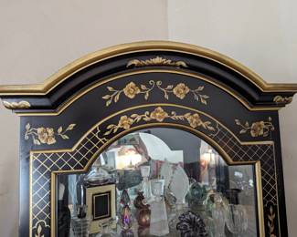 Display cabinet detail