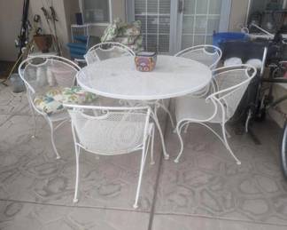 Outdoor dining set