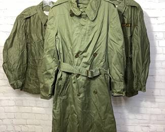 BIHY114 Vintage Army Trenchcoat And Jackets A collection of three vintage army jackets. Includes a vintage army trenchcoat and two vintage regular army jackets. The trenchcoat is a size regular small, and the two jackets are a size short small.&nbsp;
