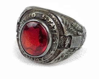 BIHY120 Sterling Mens United States Army Ring This is a sterling silver men's army ring with a rounded red gemstone or glass face with a faceted back.
