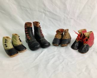 BIHY802 Victorian Toddler Shoes Boots Four pairs of c.1880-1915, toddler shoes.
