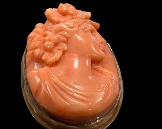 Vintage Cameo Pendant / Brooch with 10K GOLD Frame