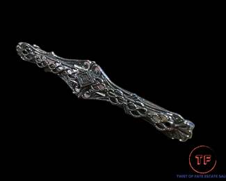 10K GOLD and Diamond Filigree Brooch