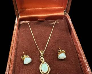 14K GOLD and Opal Necklace and Earrings Set