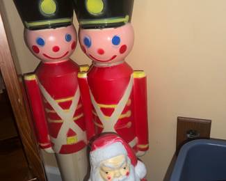 oooh PAIR of Blow mold Toy Soldiers...