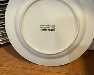 Vintage Lillian Vernon gold 8 point stars, LV5 pattern, dessert and entree plates.