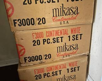 Mikasa Continental 60 piece china set, new in box, Japan.