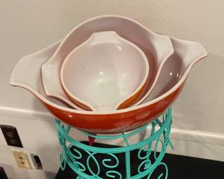 Set of three vintage Pyrex nesting bowls Autumn Harvest Wheat Rustic Red 