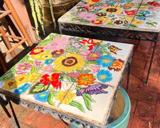 THESE VINTAGE FLORAL TILE TABLES ARE SO CUTE