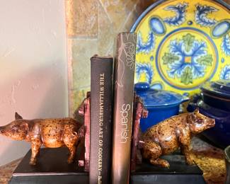 HEAVY PIGGY BOOK-ENDS