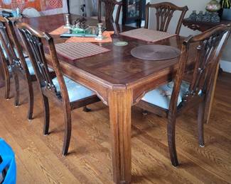 46 x 74 with 2  22 inch leaves= 118inch long, 6 side chairs, 2 arm chairs, some imperfections  