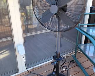 Outdoor fan