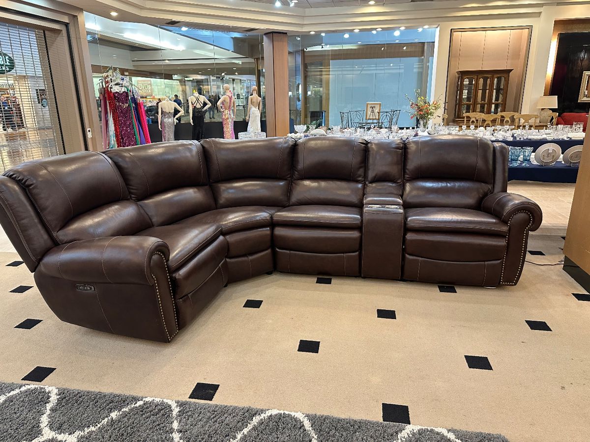 Haverty Leather Sectional!  Less than 3 three years old and in excellent condition. 