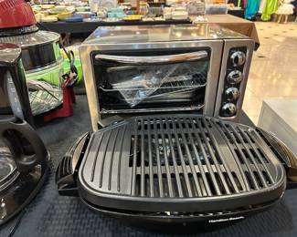 LOTS of nice small kitchen appliances - many new!