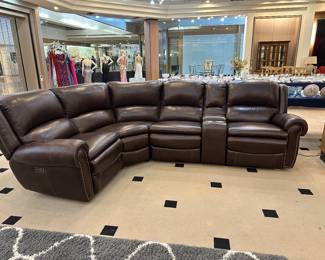 Haverty Leather Sectional!  Less than 3 three years old and in excellent condition. 