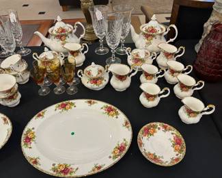 Country Rose!  We had several pieces in our last sale, and sold almost every piece.  The pieces in this sale are from another client.