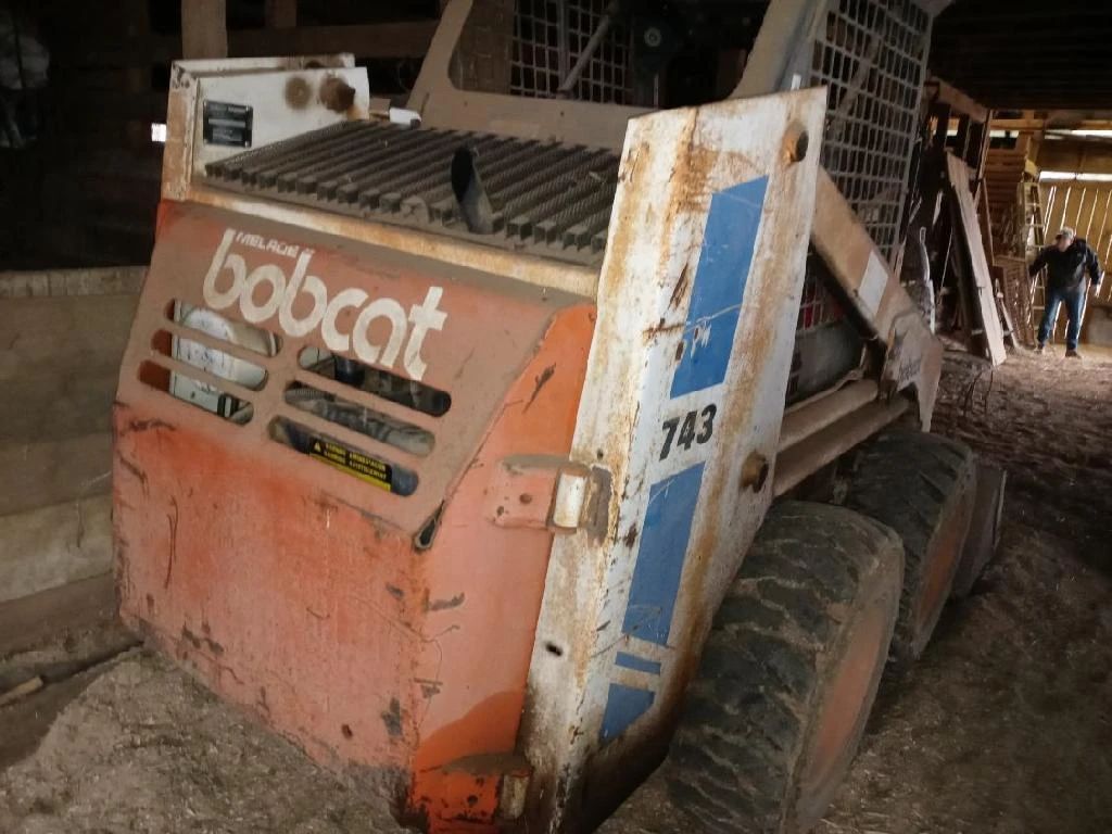 Purple Plum Barn Sale in Knoxville, TN starts on 1/27/2024