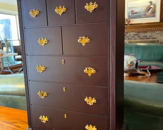 Jewelry chest