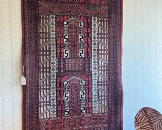 5 1/2' X 3' RUG
