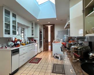 KITCHEN FULL OF GREAT SELECTIONS