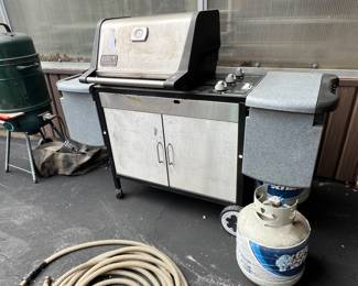 WEBER GAS GRILL