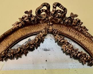 Mirror detail