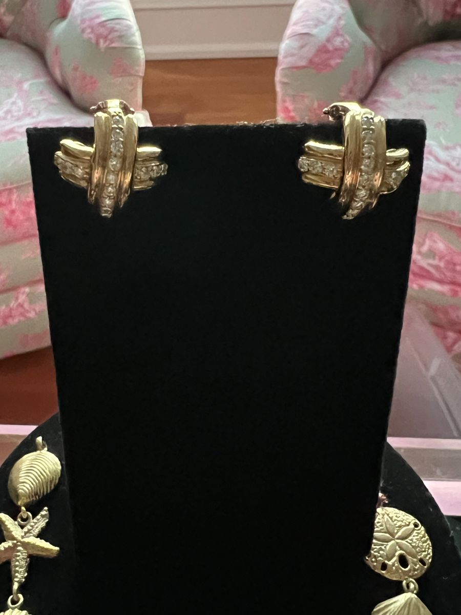 BEAUTIFUL FAR HILLS NJ ESTATE SALE in Far Hills, NJ starts on 2/10/2024