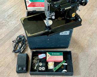 Singer Featherweight 221K
