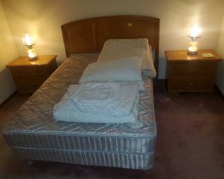 Oak Thomasville Bedroom Set