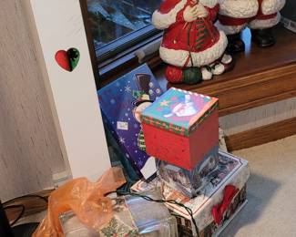 1970's ceramic Santa and Mrs. Claus