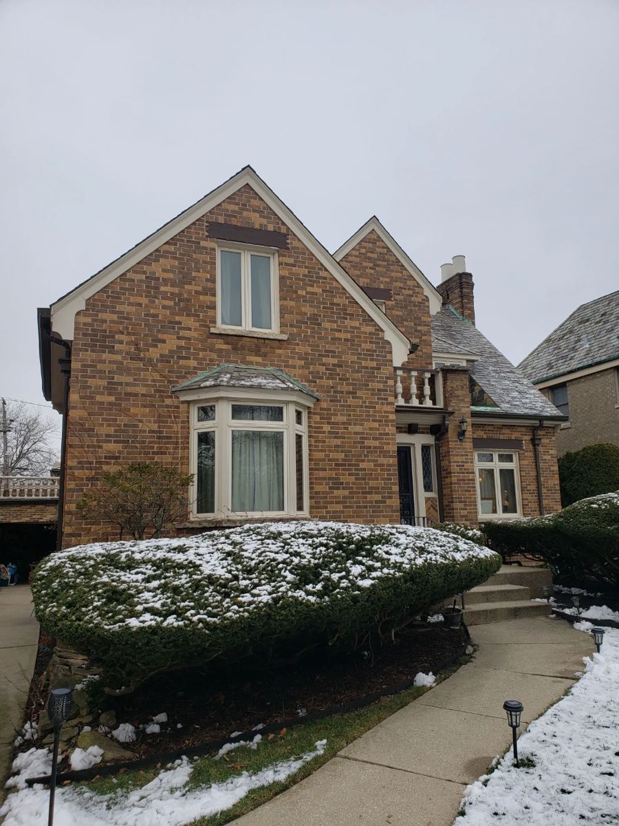 90 Off Tuesday! Chicago Sauganash Estate... starts on 1/15/2024