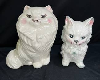 2 VTG White Cat Planters