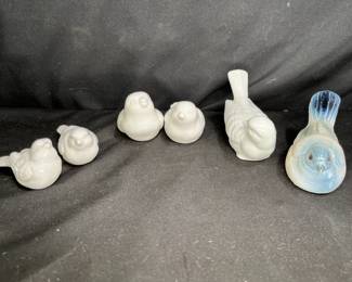 4 Porcelain Birds and 2 Porcelain Salt / Pepper